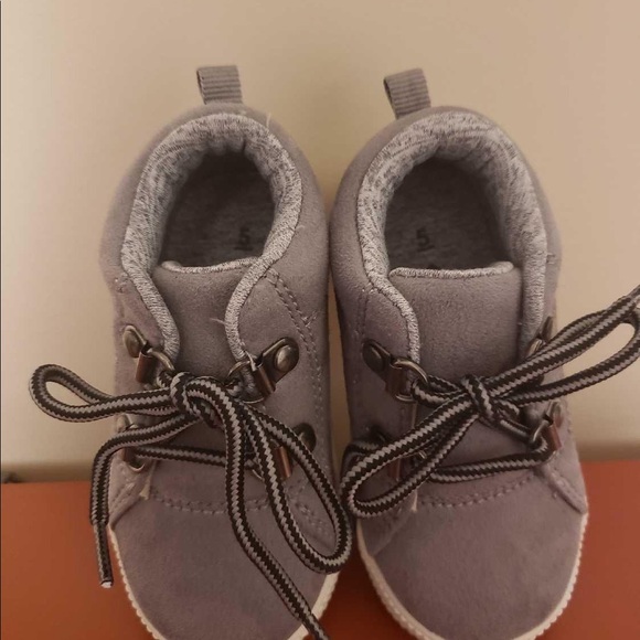 ⭐️2/25⭐️ NWOT Carter’s sneakers - Picture 3 of 4